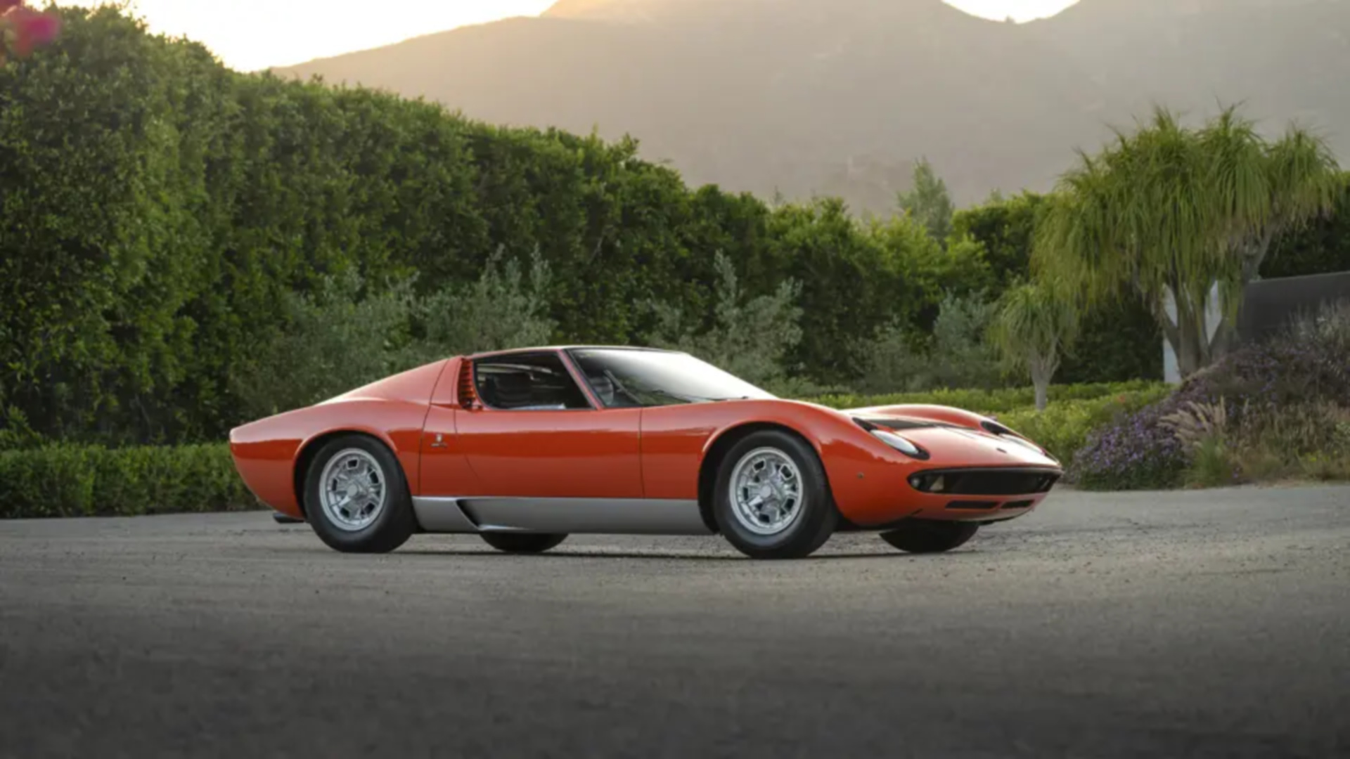 SMALL_1967 Lamborghini Miura P400